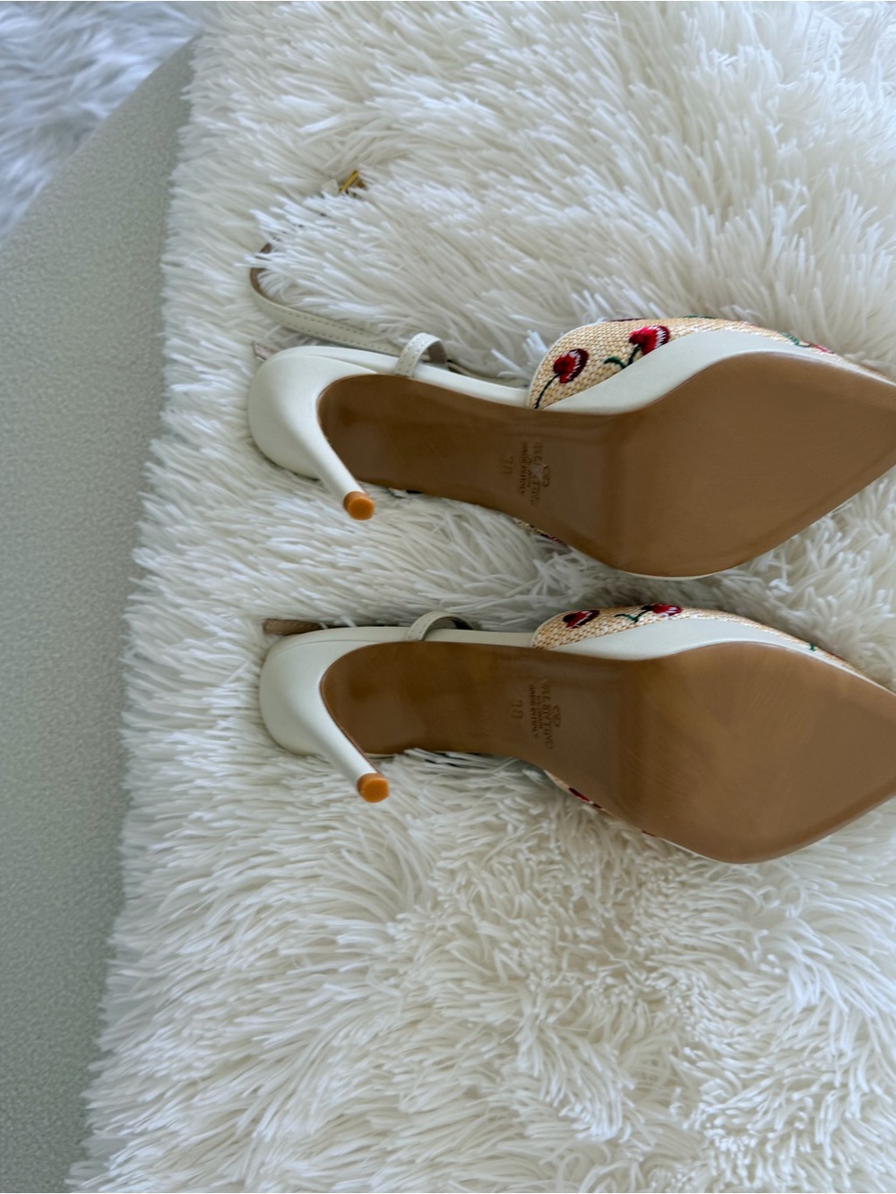 Valentino Garavani Beige Floral Embroidered Pointed Slingback EU Size 38 US 8 - Picture 3 of 4